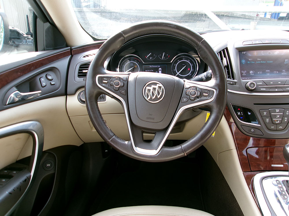 
								2017 Buick Regal full									
