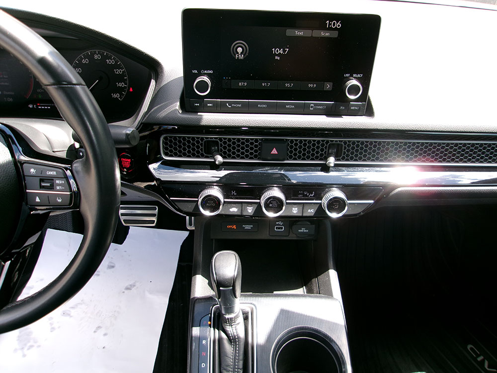 
								2022 Honda Civic Sport full									
