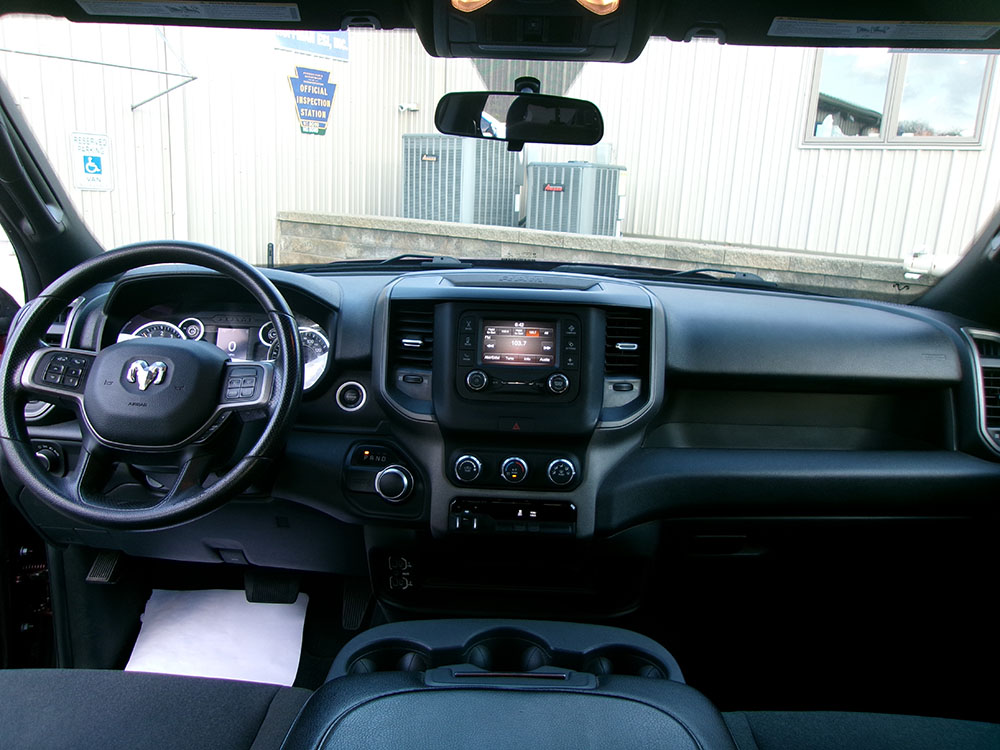 
								RAM 2500 TRADESMAN CREW CAB full									