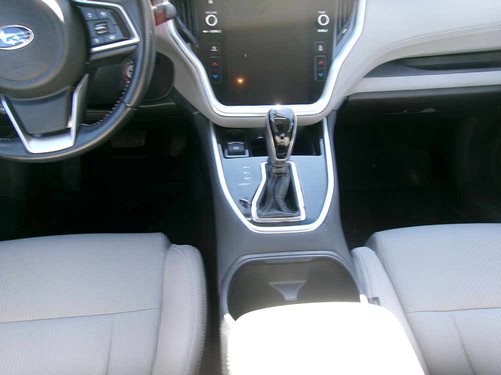 
								SUBARU LEGACY PREMIUM full									