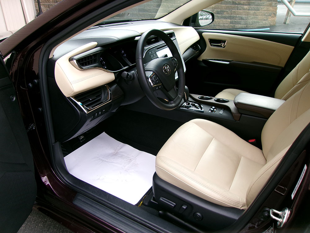 
								2017 Toyota Avalon XLE full									
