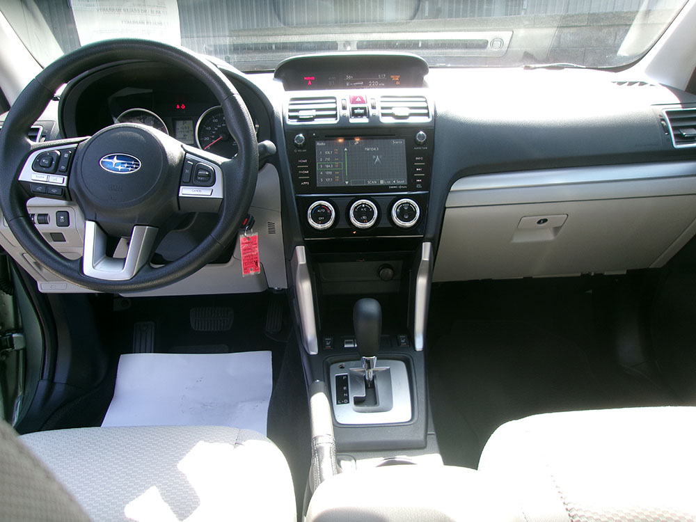 
								SUBARU FORESTER PREMIUM full									