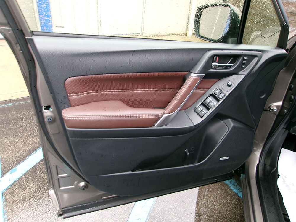 
								2017 Subaru Forester Touring full									