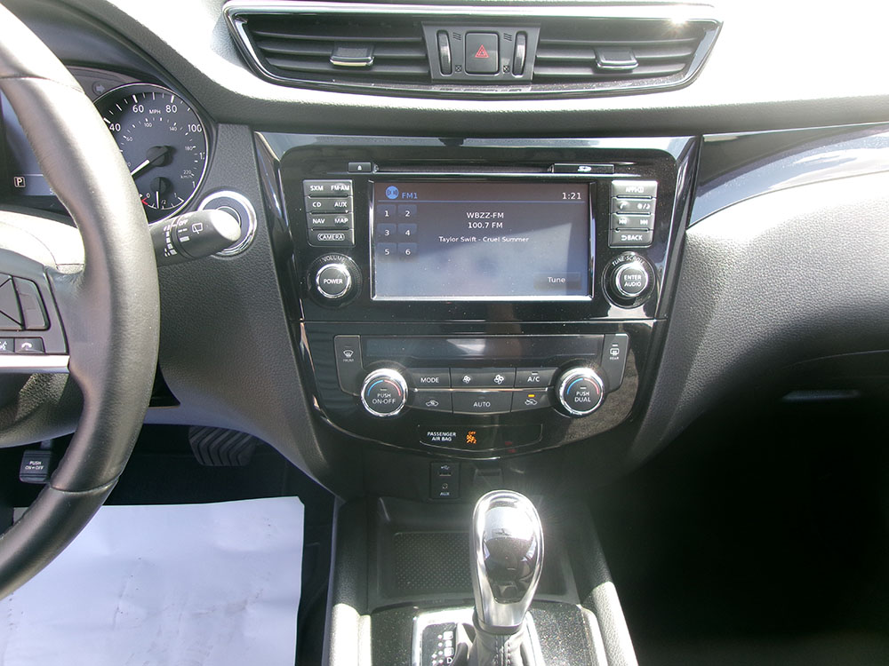 
								NISSAN ROGUE SPORT full									