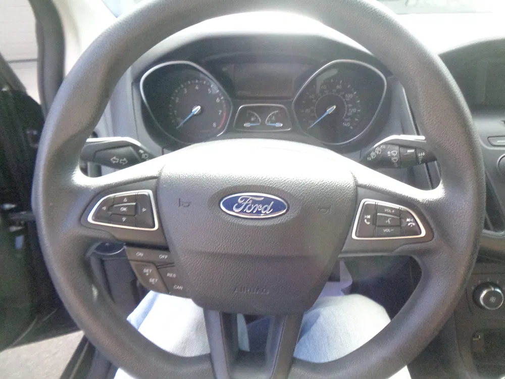 
								2015 Ford Focus SE full									
