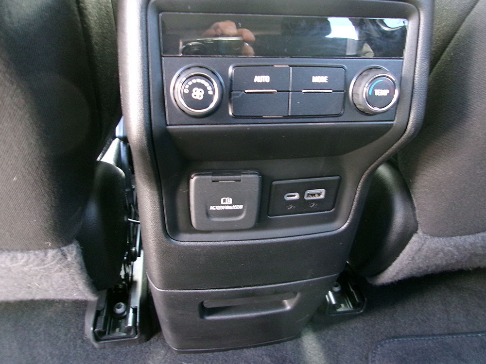 
								2020 GMC Acadia SLE full									