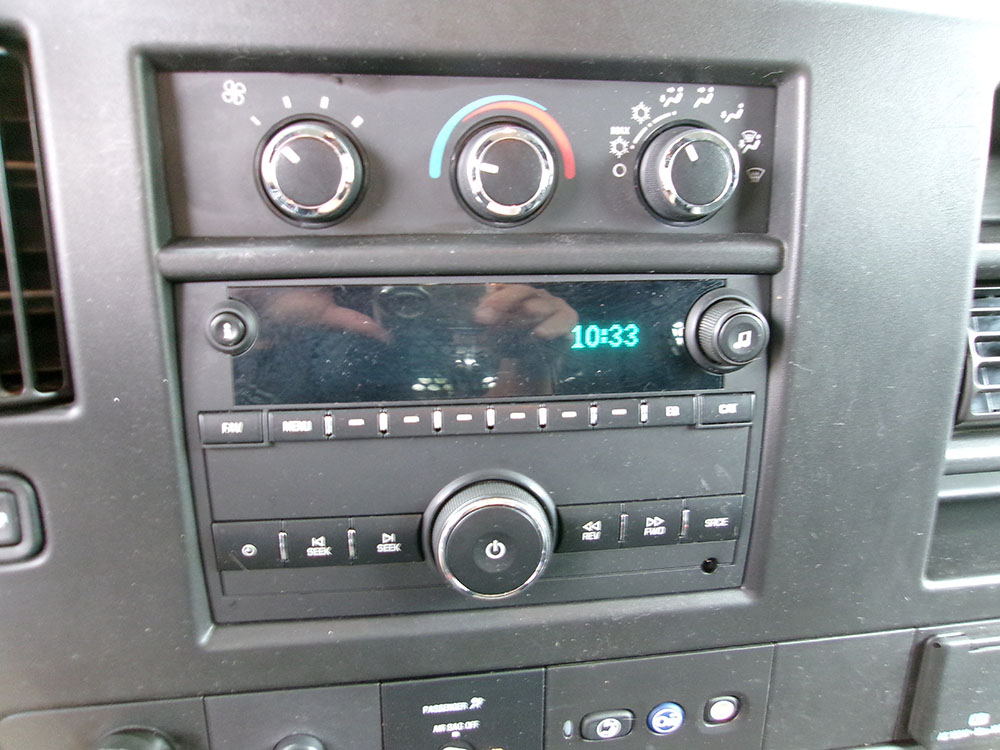 
								GMC SAVANA 2500 CARGO full									