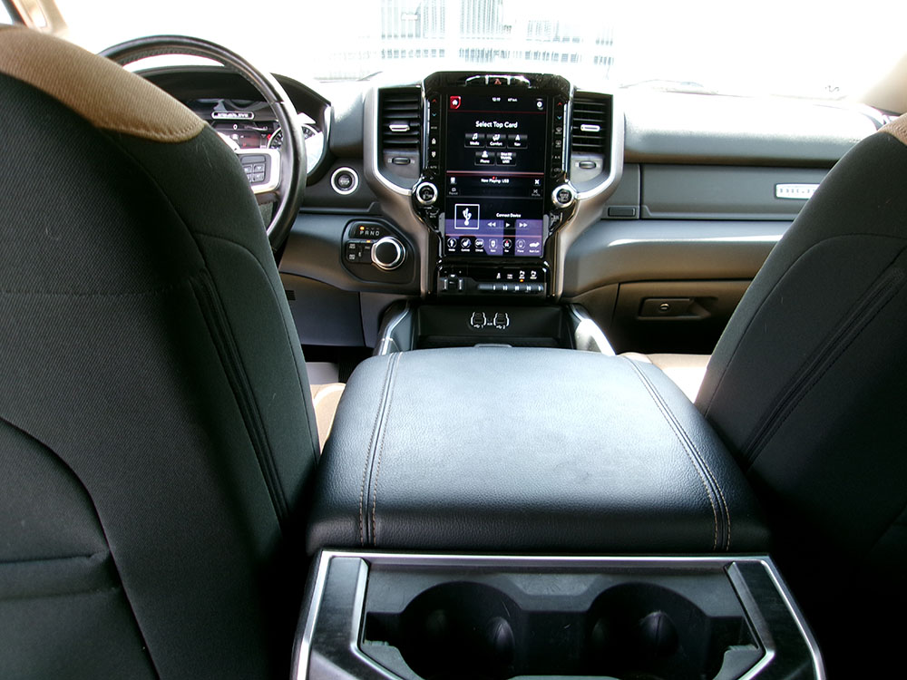 
								RAM 2500 BIGHORN CREW CAB full									