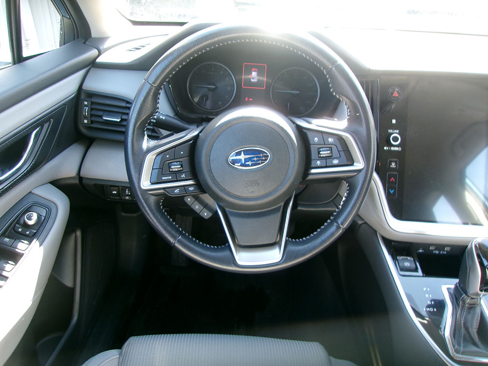 
								SUBARU LEGACY PREMIUM full									