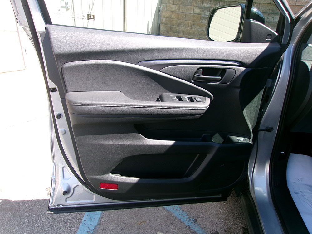 
								HONDA RIDGLINE SPORT full									