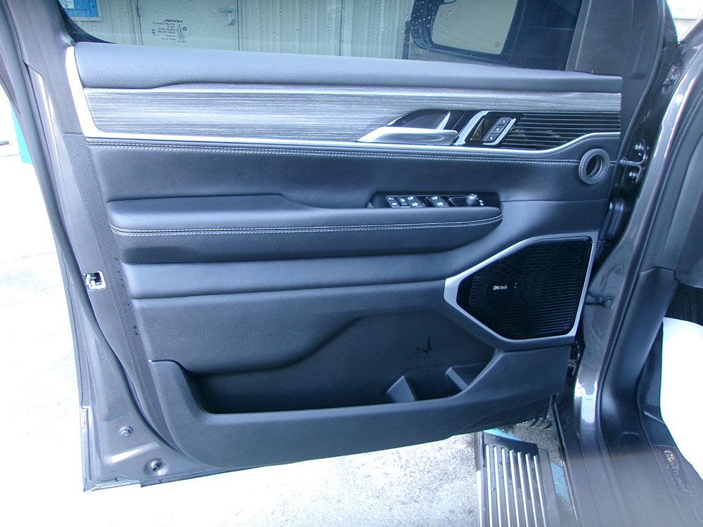 
								JEEP WAGONEER SERIES III full									