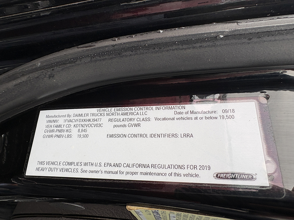 
								FREIGHTLINER M2-106 ROLLBACK full									