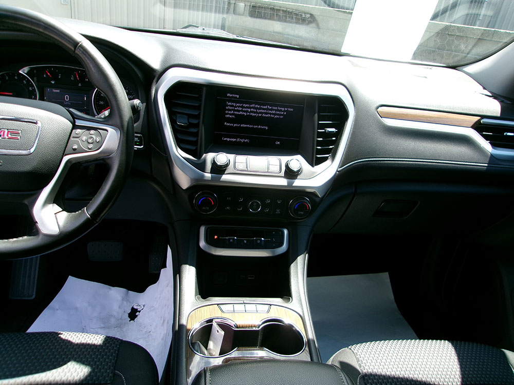 
								2020 GMC Acadia SLE full									