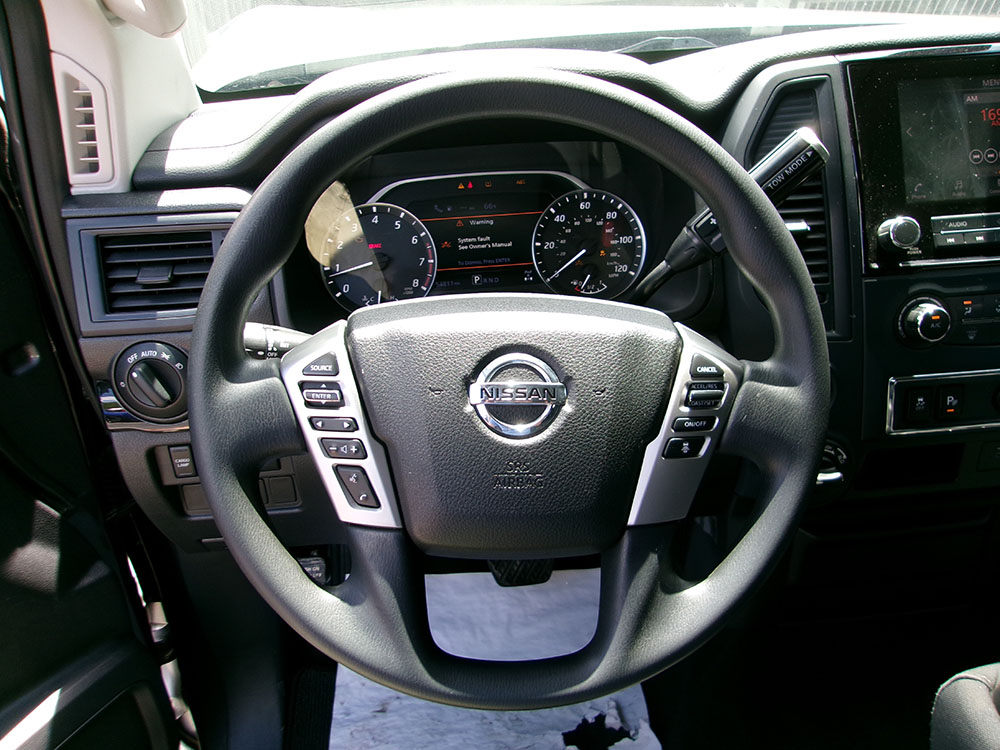 
								2022 Nissan Titan SV Crew Cab full									