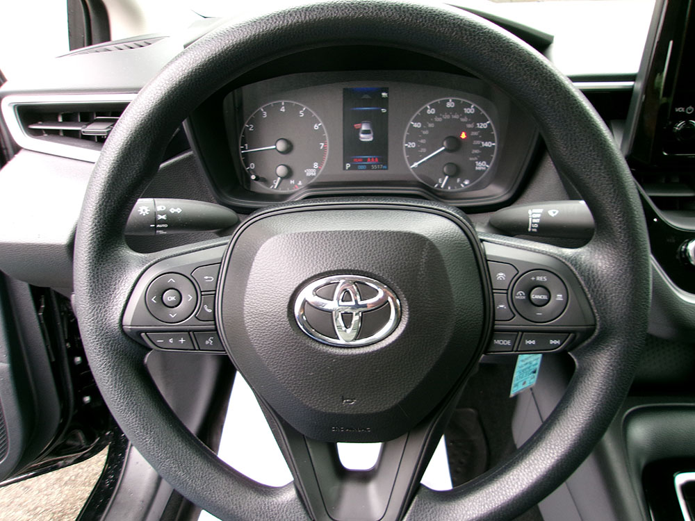 
								2024 Toyota Corolla LE full									