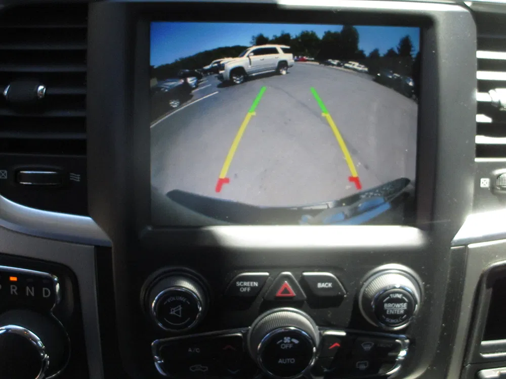 
								2017 RAM 1500 SLT Crew Cab full									