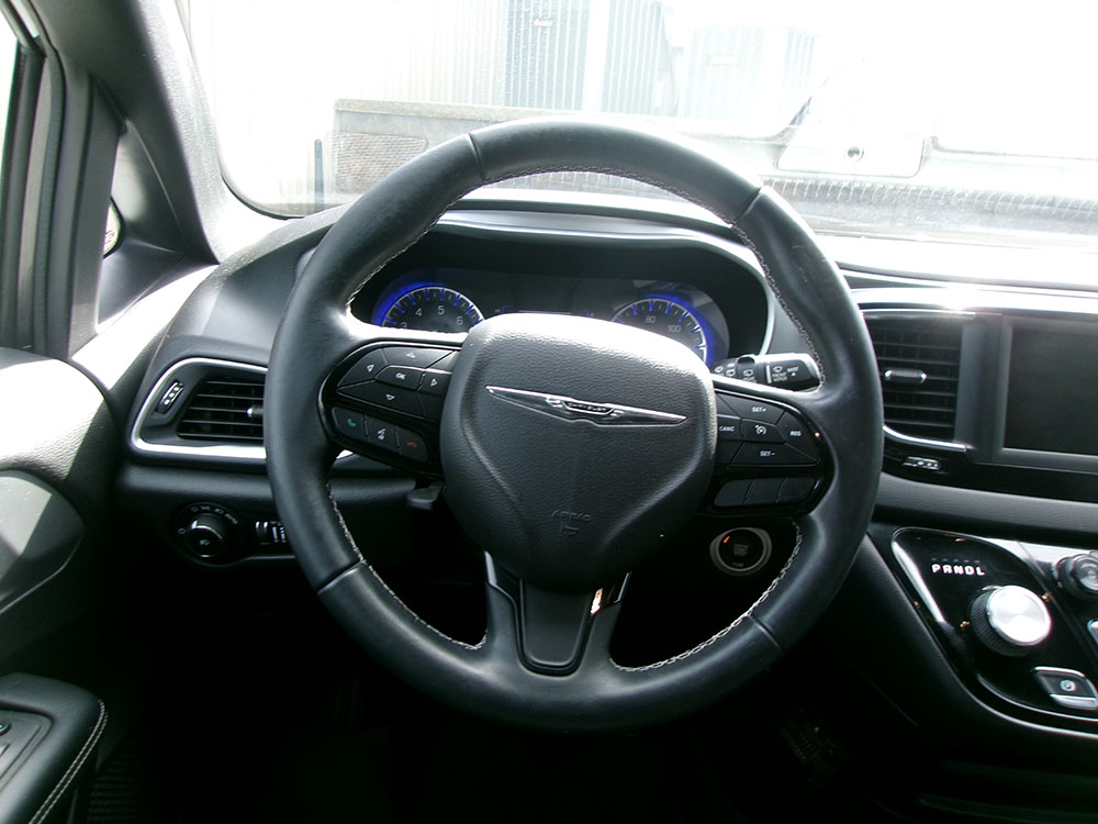 
								CHRYSLER PACIFICA TOURING PLUS full									