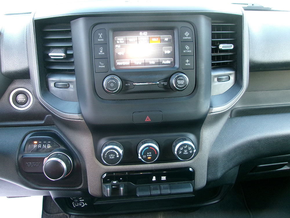 
								RAM 2500 TRADESMAN CREW CAB full									