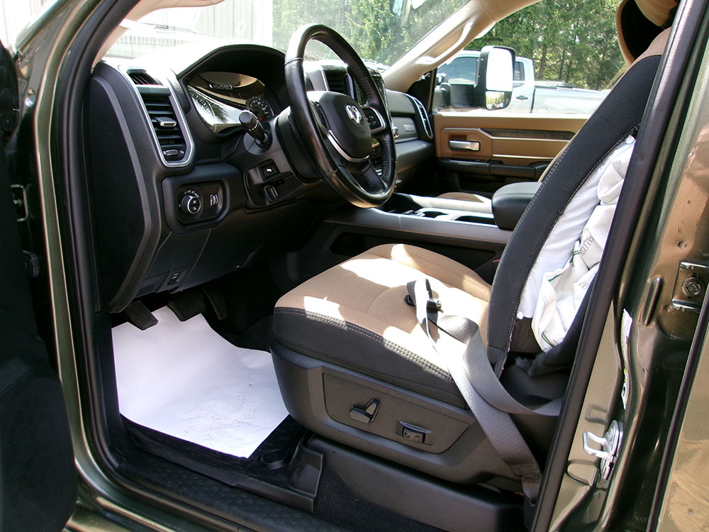 
								RAM 2500 BIGHORN CREW CAB full									