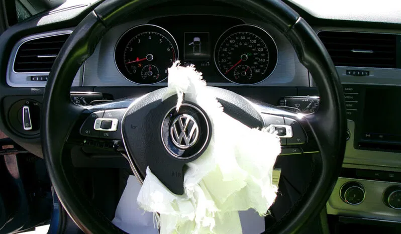 
								2017 Volkswagen Golf TSI SE full									