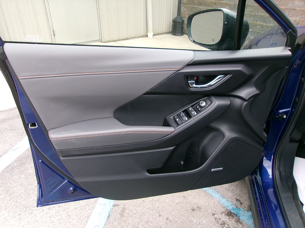 
								SUBARU CROSSTREK LIMITED full									