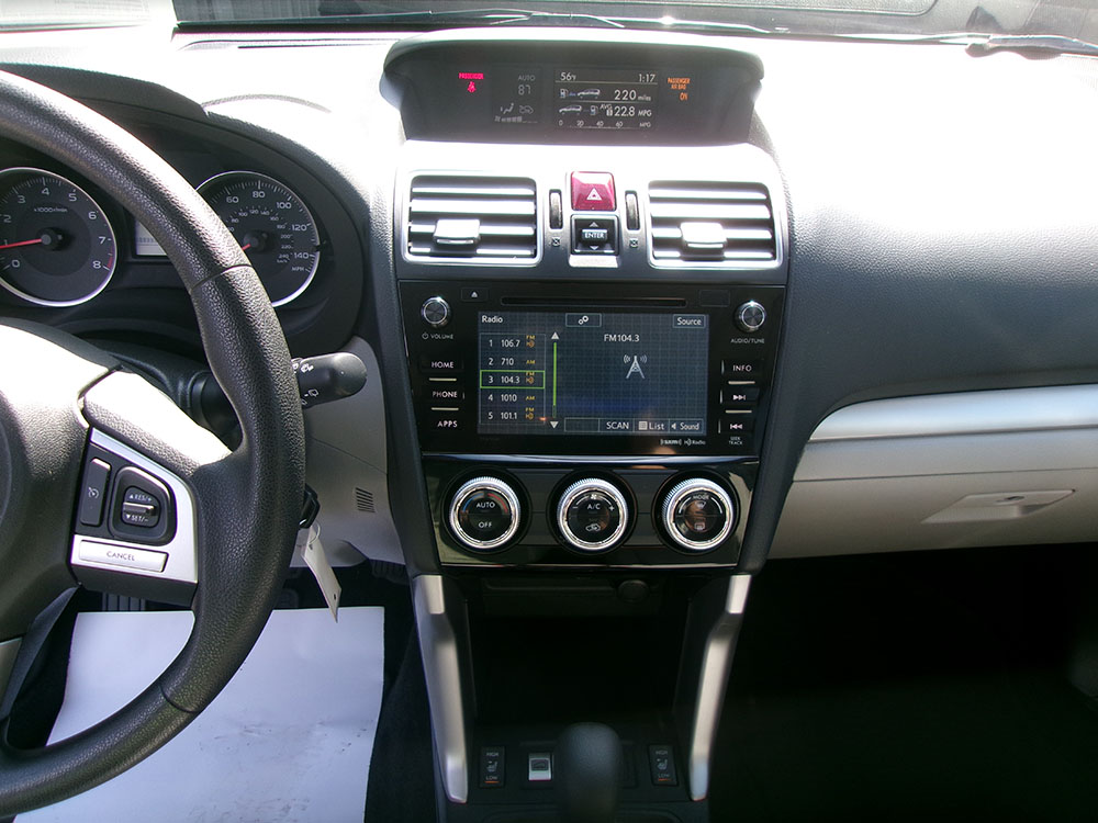 
								SUBARU FORESTER PREMIUM full									