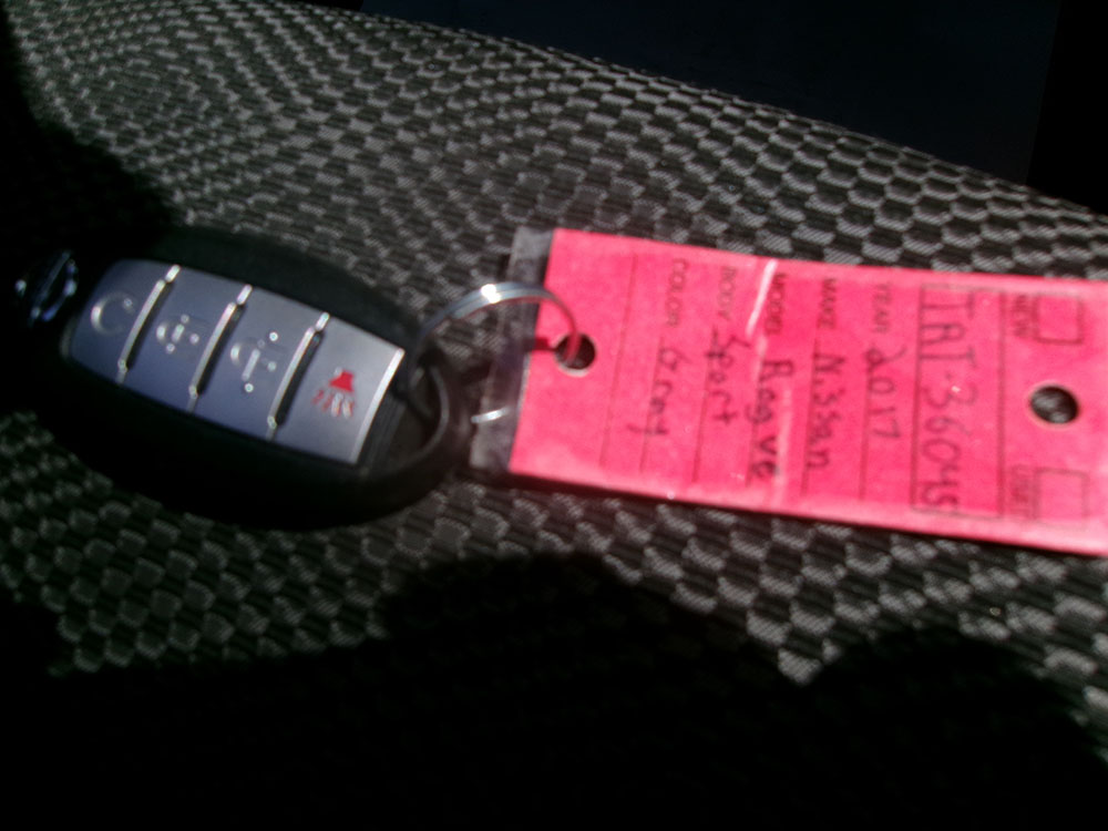 
								NISSAN ROGUE SPORT full									