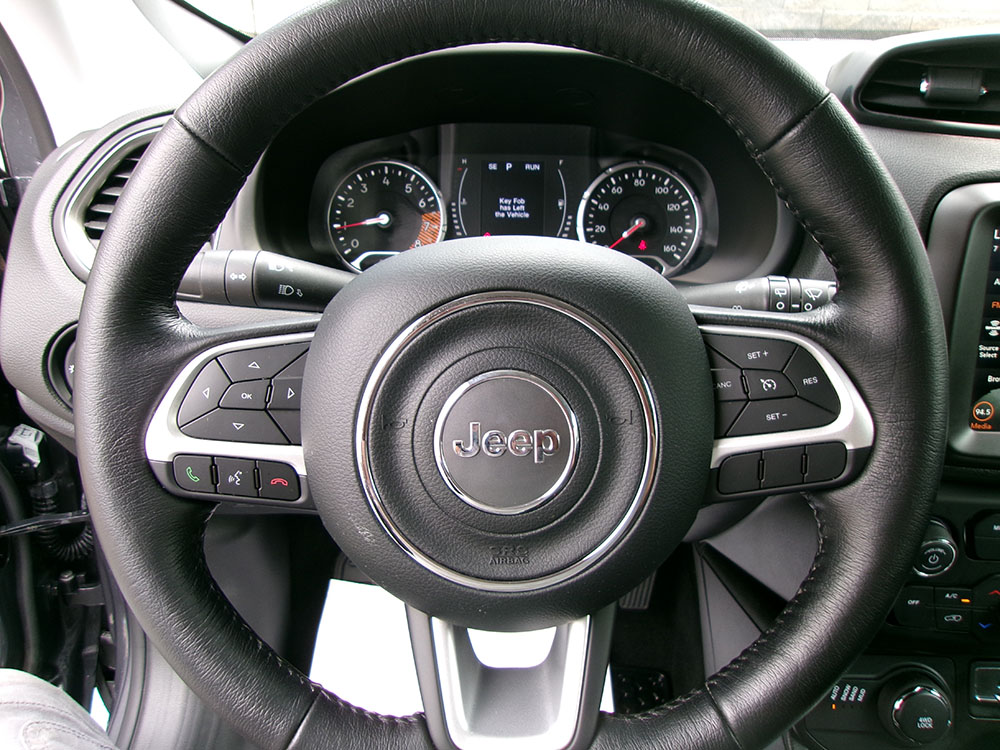 
								JEEP RENEGADE LATITUDE full									