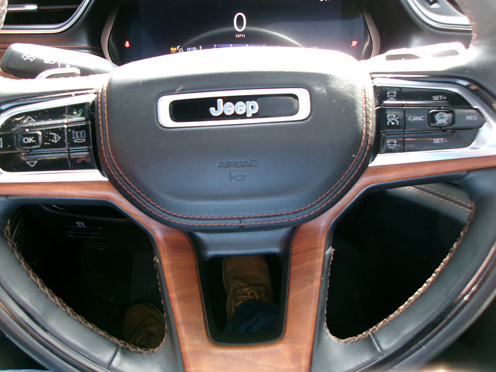 
								2021 Jeep Grand Cherokee Summit Reserve full									