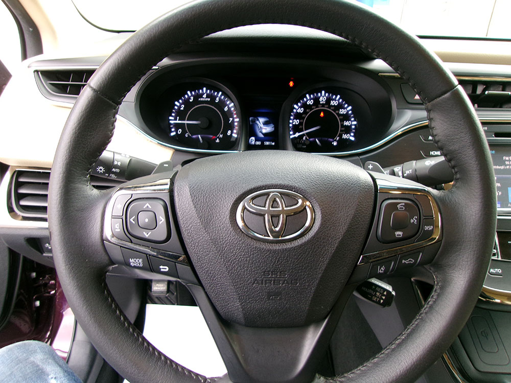 
								2017 Toyota Avalon XLE full									
