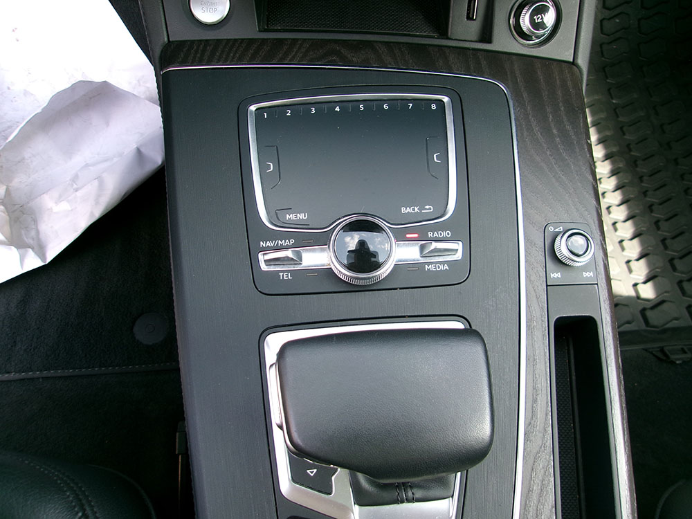 
								2020 Audi Q5 Premium Plus full									