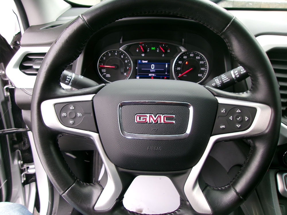 
								2020 GMC Acadia SLE full									
