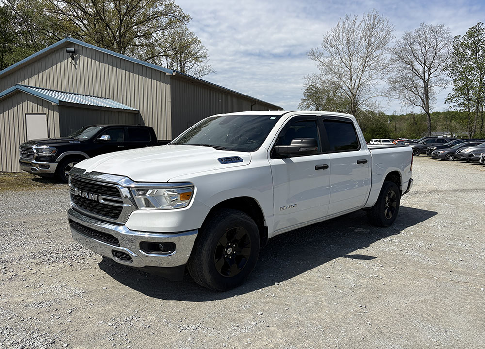 2024 RAM 1500 Big Horn/Lone Star 4x4 Crew Cab 5'7's photo