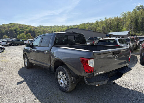 NISSAN TITAN SV CREW CAB