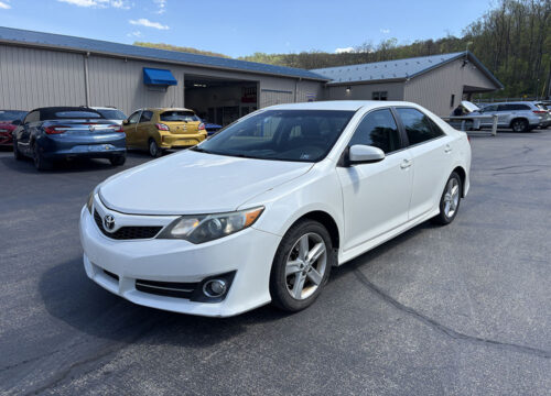 TOYOTA CAMRY SE