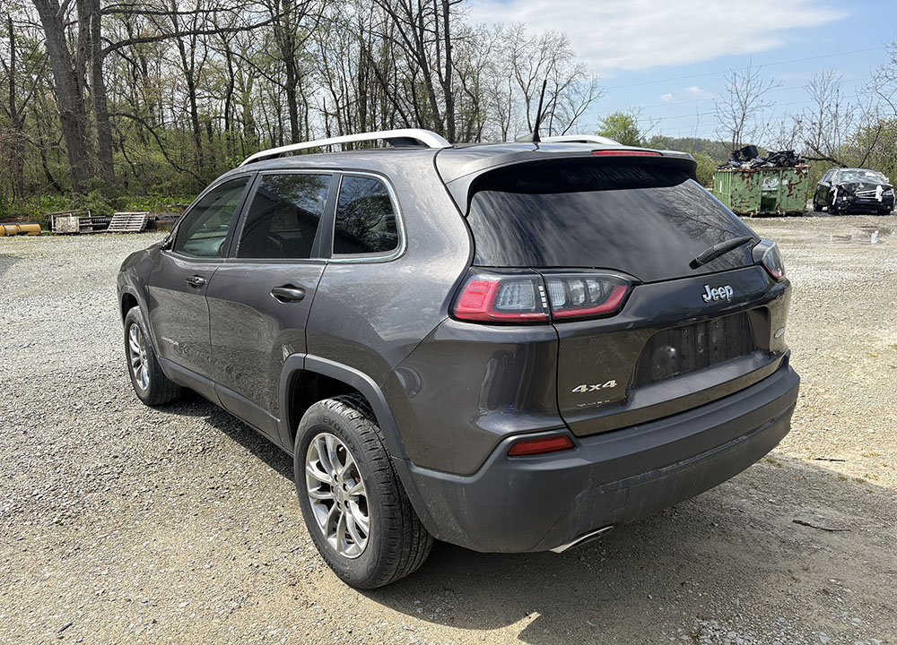 
								JEEP CHEROKEE LATITUDE PLUS full									