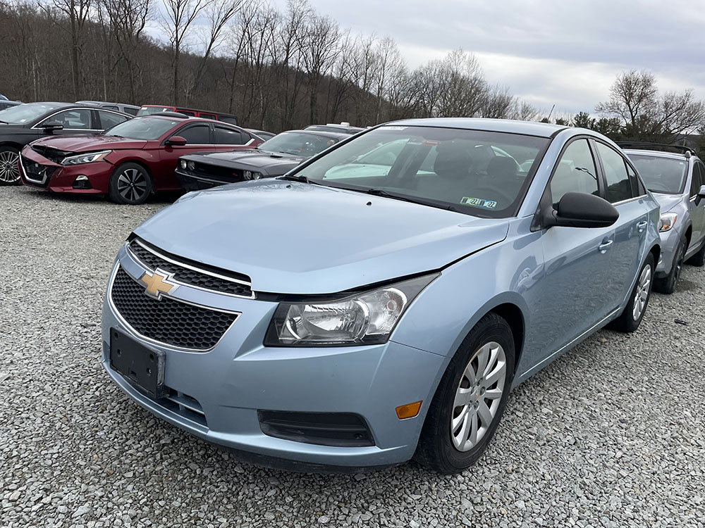 
								2011 Chevrolet Cruze LS full									