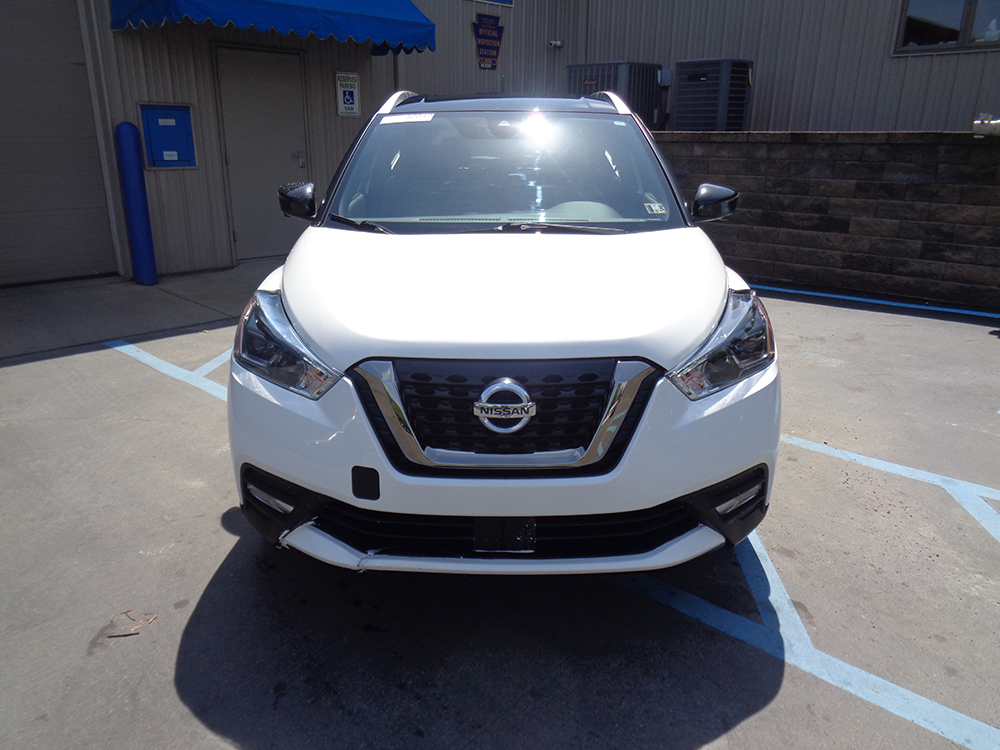
								2020 Nissan Kicks SR full									