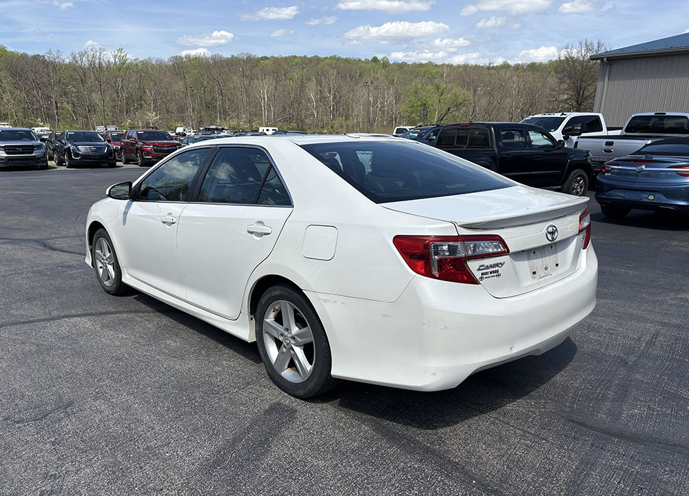 
								TOYOTA CAMRY SE full									