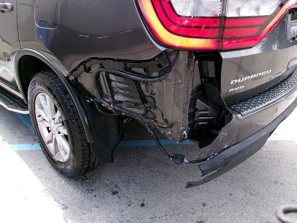 
								DODGE DURANGO SXT full									