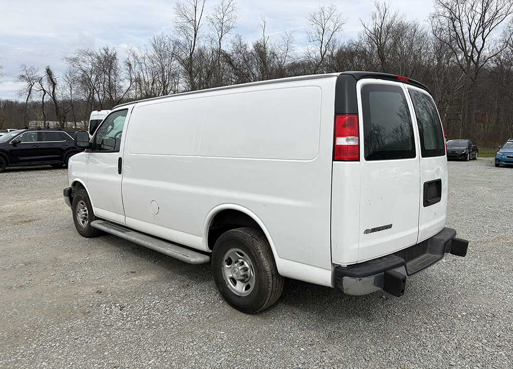 
								CHEVROLET EXPRESS 2500 full									