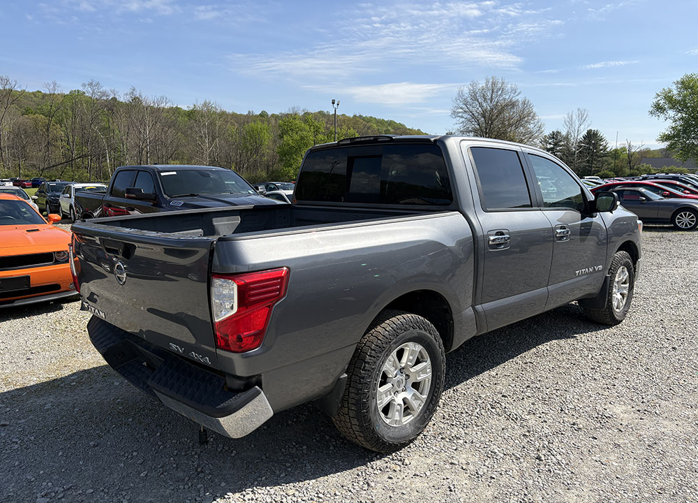 
								NISSAN TITAN SV CREW CAB full									