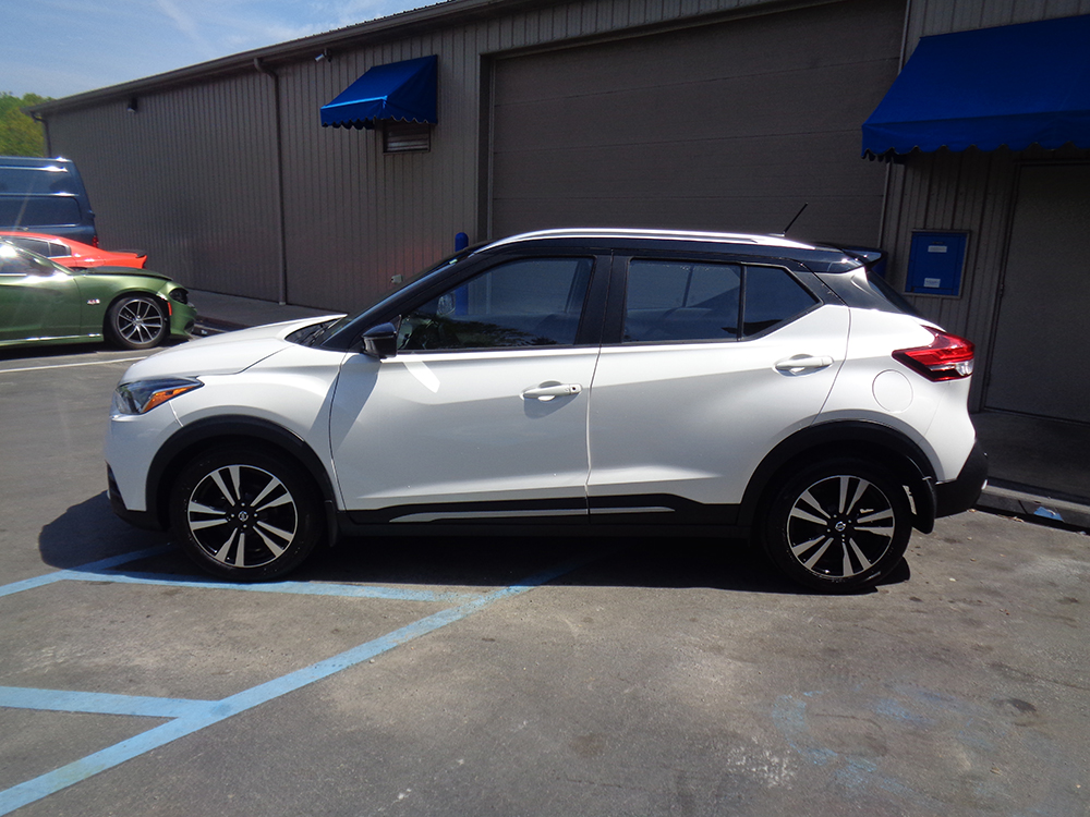 
								2020 Nissan Kicks SR full									