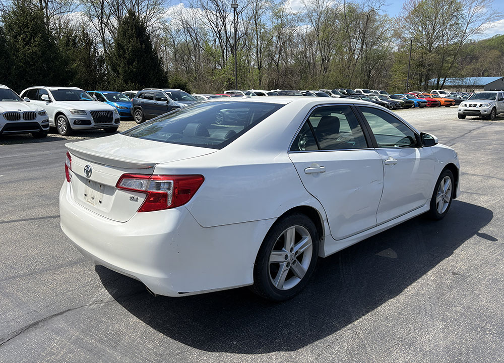 
								TOYOTA CAMRY SE full									
