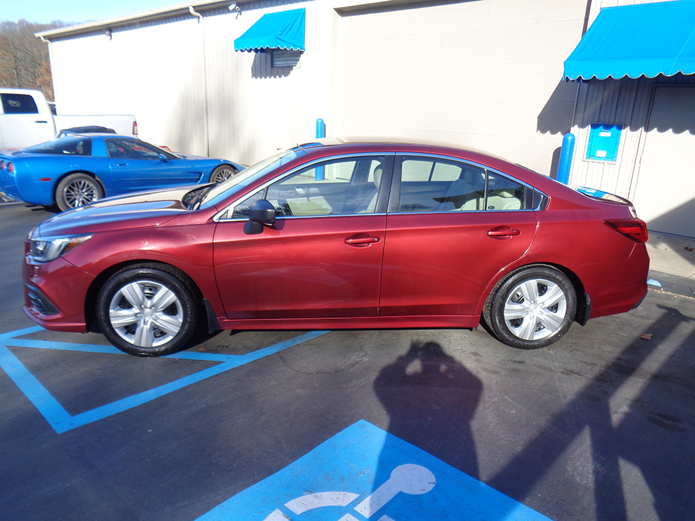 
								2018 Subaru Legacy full									