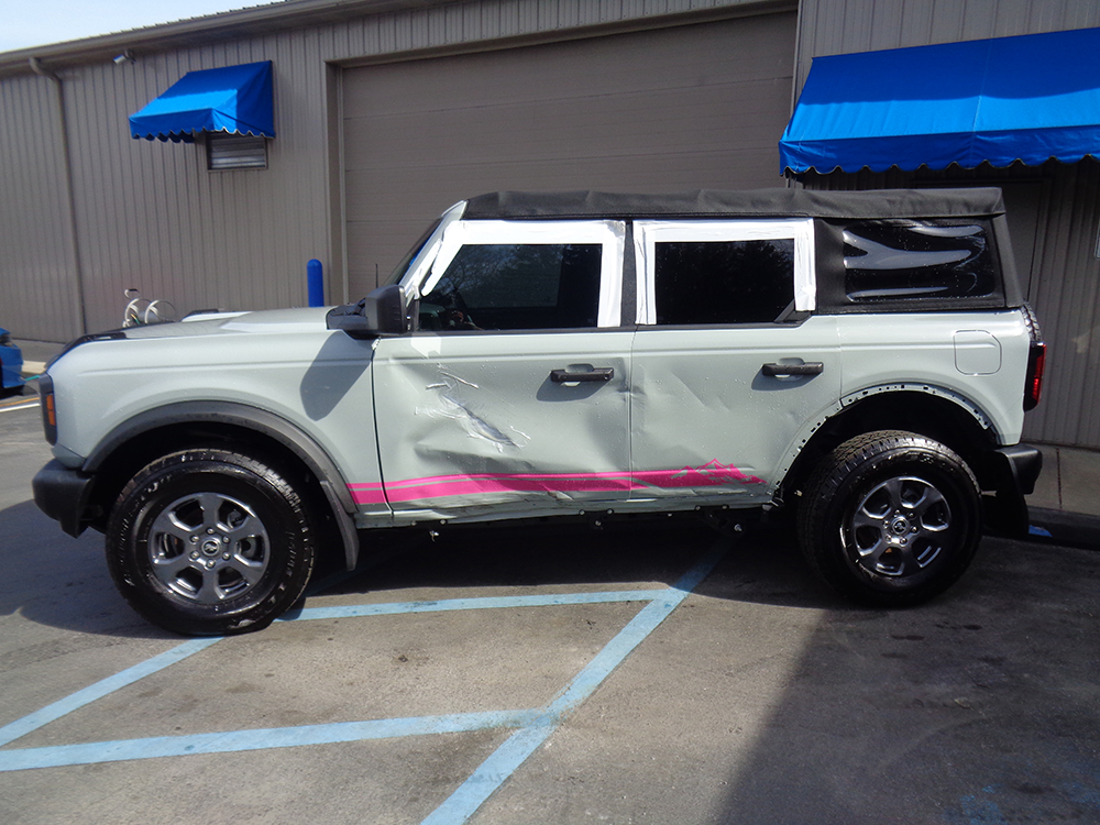 
								2022 Ford Bronco Big Bend full									
