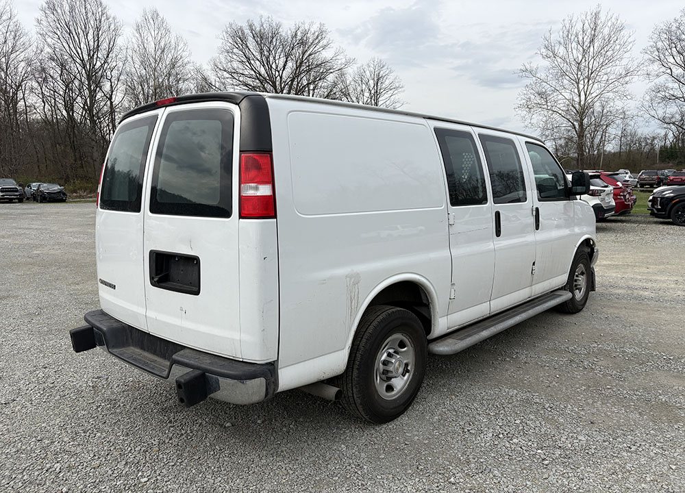 
								CHEVROLET EXPRESS 2500 full									