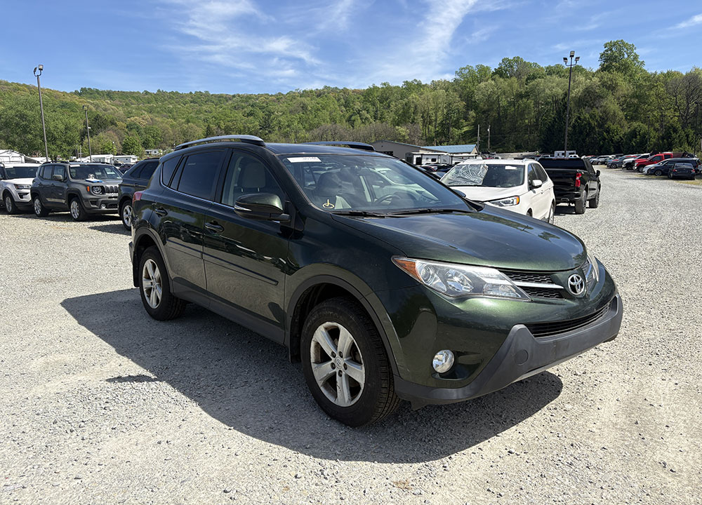 
								TOYOTA RAV4 XLE full									