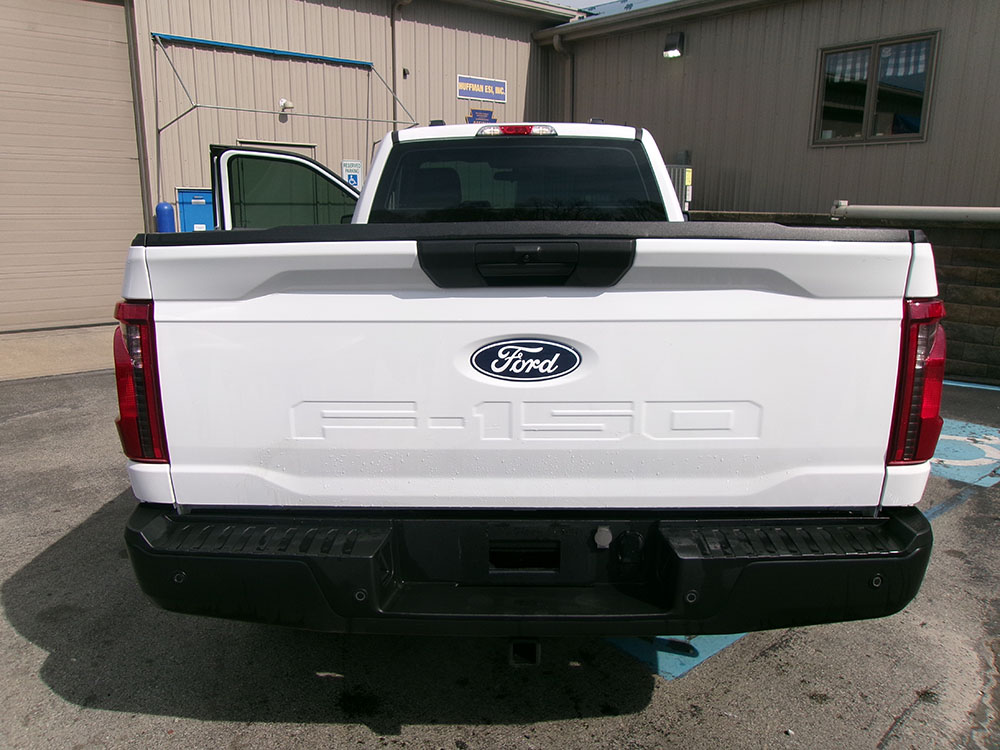 
								FORD F-150 XL REG CAB 8′ BED full									