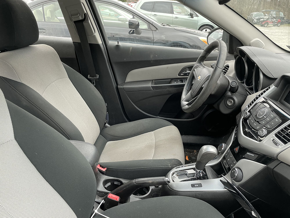 
								2011 Chevrolet Cruze LS full									